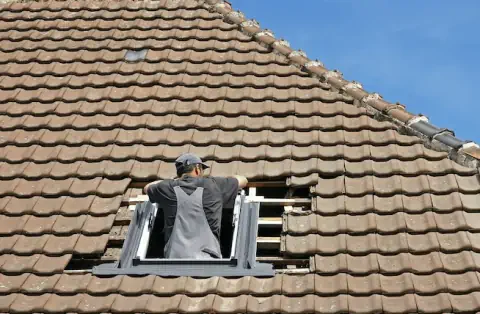 Pose de velux à Anglade